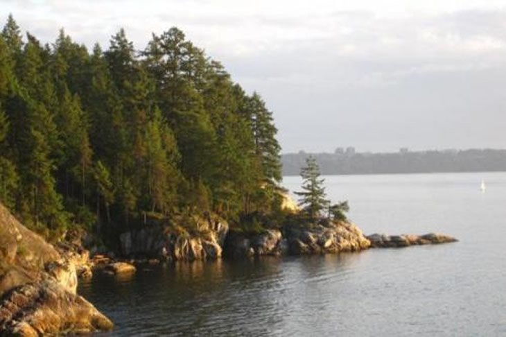 vancouver-observer-lighthouse-park-British-Columbia